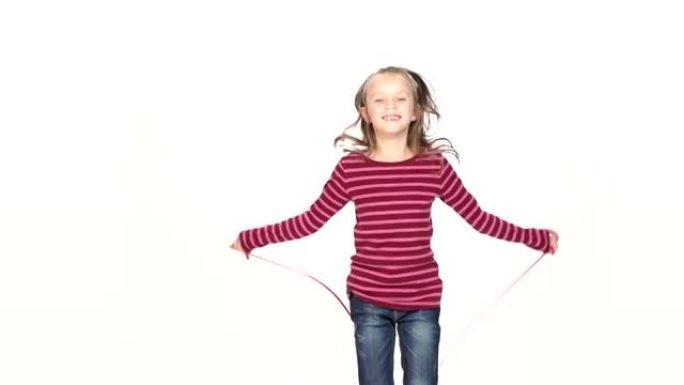 Slow-Mo: 快乐的女学生跳绳