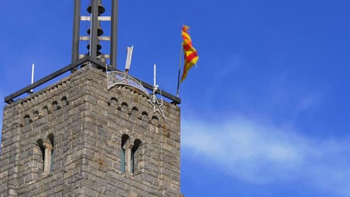 vall de nuria山区度假村机架步道站旗帜顶部4k