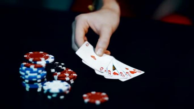 扑克游戏 -- 把牌扔到扑克筹码附近
