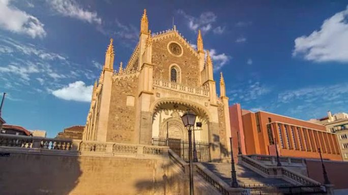 San Jeronimo el Real是16世纪初在西班牙马德里中部的罗马天主教堂的时光倒流