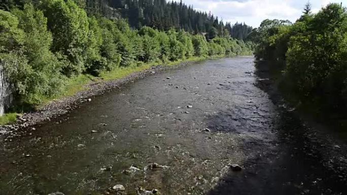 山河石头透明水