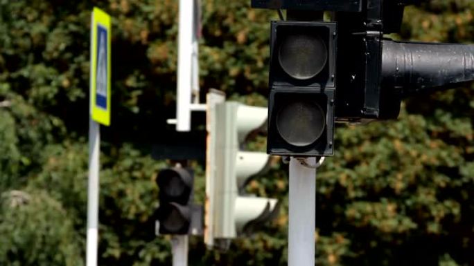 行人交通灯从绿色切换到红色v1