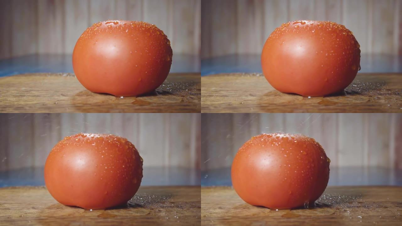 水滴落在番茄上