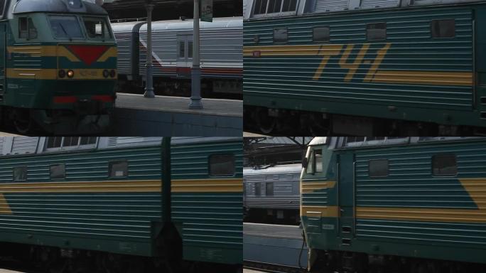 俄罗斯.莫斯科-2013: 火车从站台出发