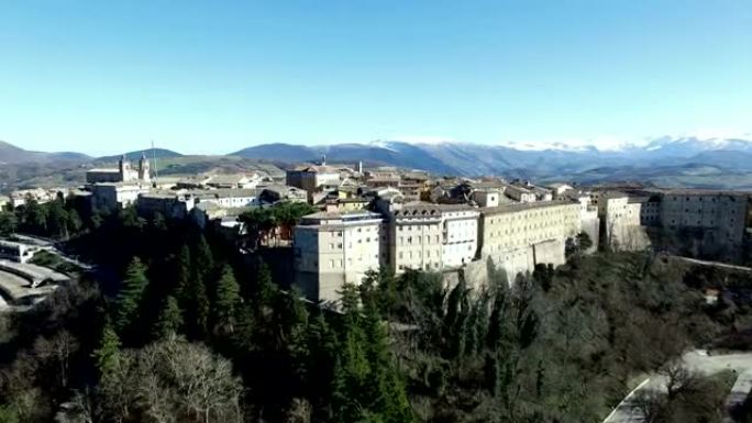 Camerino意大利-地震破坏旧城的无人机视频