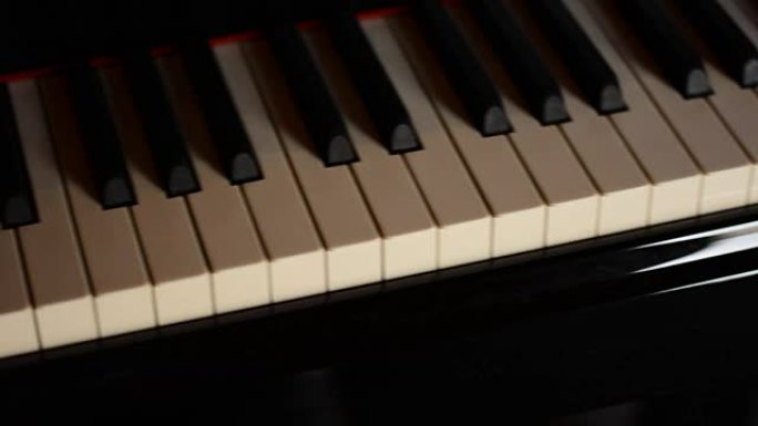 钢琴，键盘钢琴，乐器乐器工具的幻灯片视图。