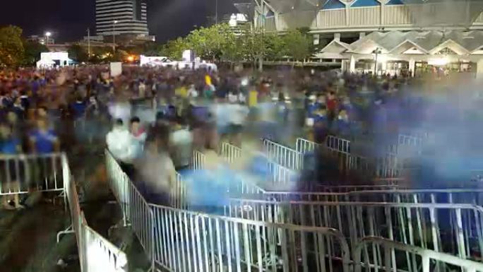 人群迁移到参赛者人流穿梭夜晚晚上大型活动