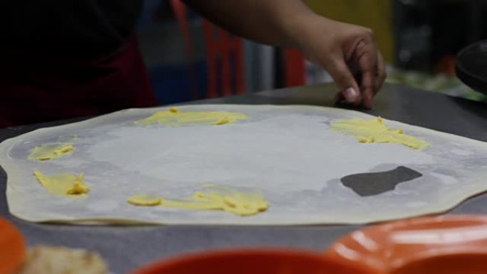马来西亚街头卖家做煎饼