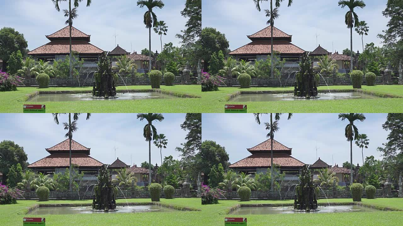 Taman Ayun Temple巴厘岛印度尼西亚，它建于1634，晴天的全景