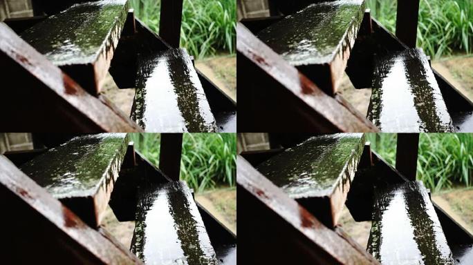 雨季木勺上的4k雨滴