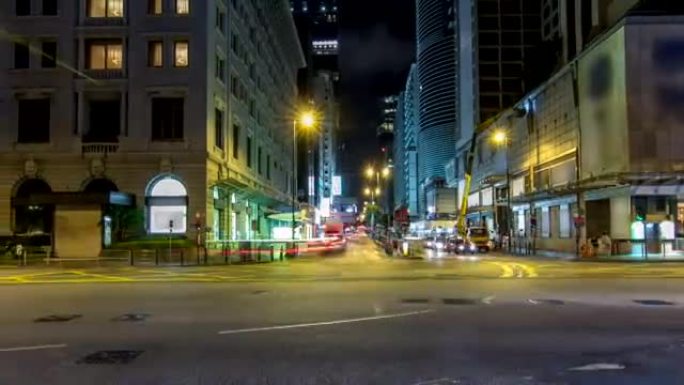 尖沙咀街的霓虹灯光与佩欣岛附近的交通发生时空交错
