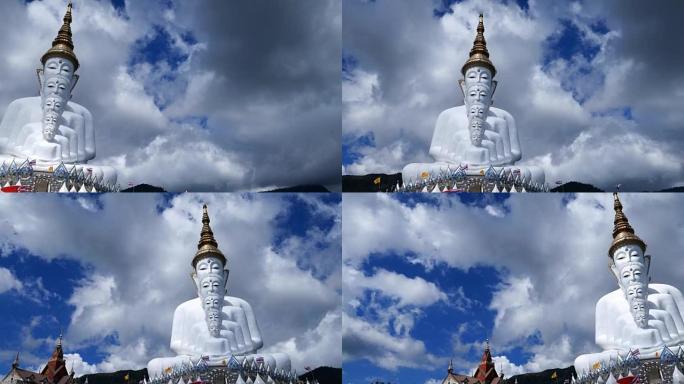 五佛寺在Phra Thad Pha Son Kaew寺