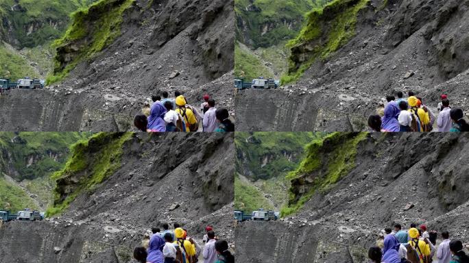 滑坡和巨石在印度山上滚动
