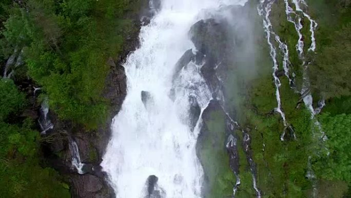 飞越挪威的巨大瀑布，Ryfylke