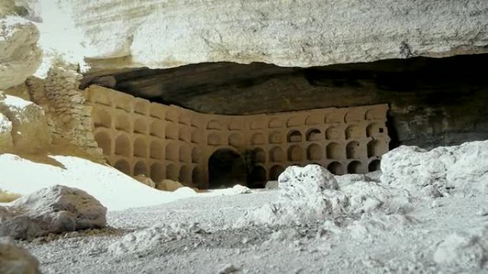 克里米亚新斯维特石窟Chaliapin中的古老酒窖