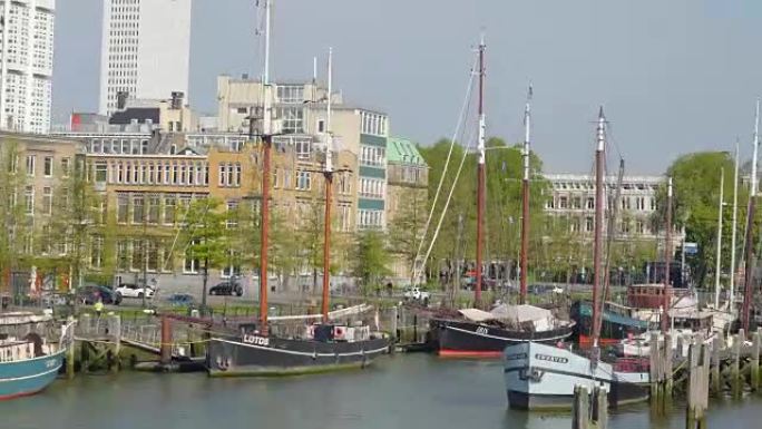 鹿特丹港的停靠帆船