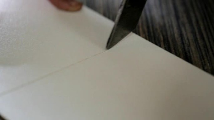 特写家具刀具切割胶合板