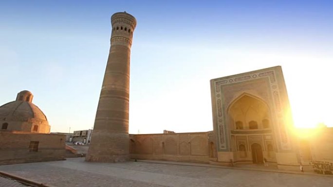 乌兹别克斯坦布哈拉的Poi Kalon清真寺和宣礼塔的纪念性大门