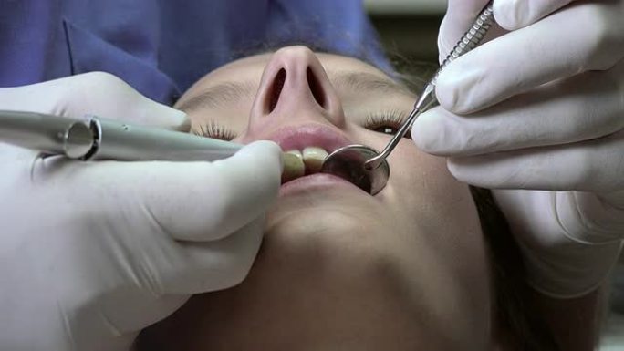 牙医练习表面麻醉