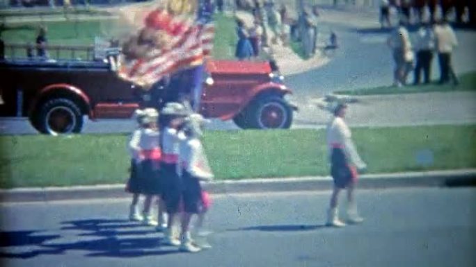 佛罗里达州迈阿密1963: 妇女军团带领7月4日游行。