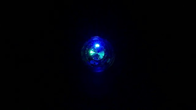 蓝色和绿色隔离循环迪斯科灯