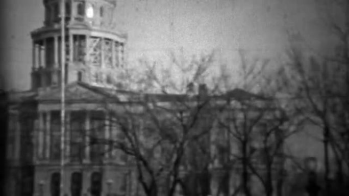 1933: 州府市政建筑穹顶塔改造.
