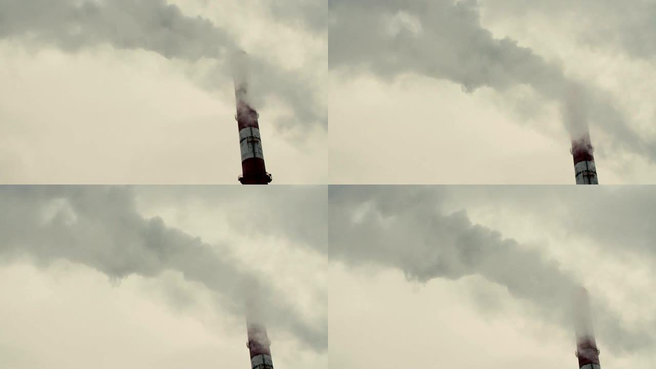 工厂烟囱冒出的烟雾对空气的污染