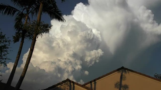 佛罗里达时间流逝的夏季风暴酝酿