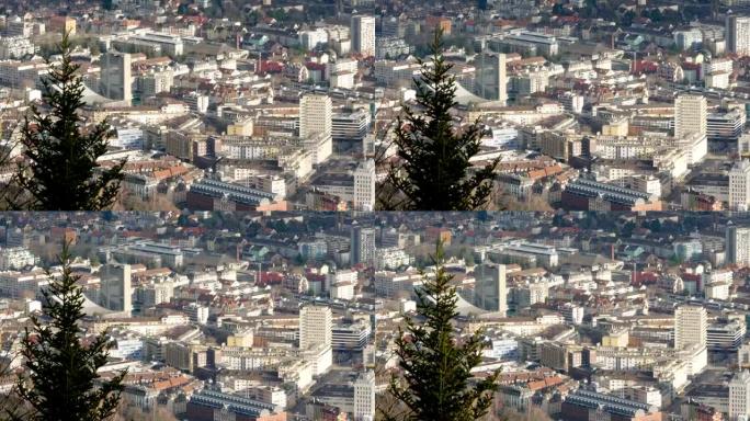 瑞士钟表之都Biel/Bienne的延时拍摄，显示了市中心建筑和交通的详细信息