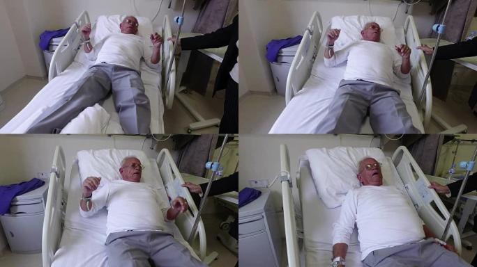 老年男性患者进行病床位置调整