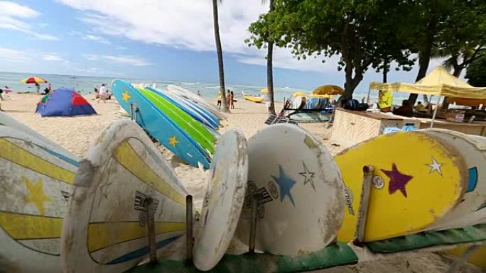 夏威夷威基基海滩出租冲浪板