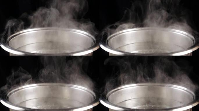 黑底钢锅开水，慢动作