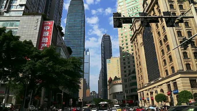 中国重庆市的摩天大楼，靠近解放纪念碑。