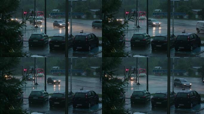 汽车在雨中开着灯行驶