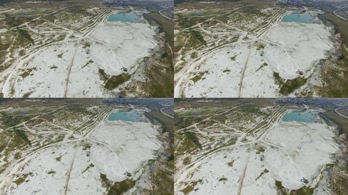 天线: 露天石灰石附近的水泥厂