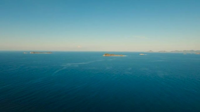 鸟瞰图美丽的海景。菲律宾巴拉望布桑加