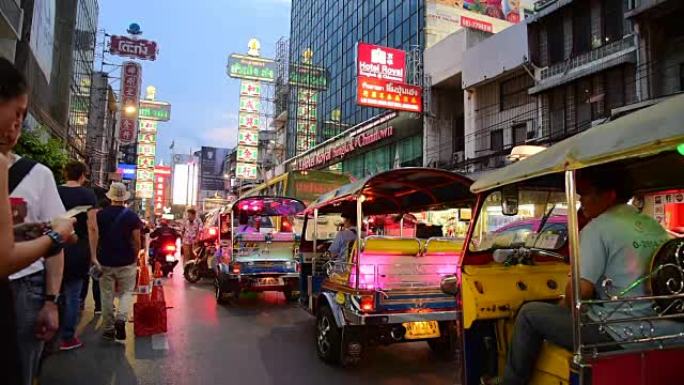 曼谷泰国中国城和旅行者享受旅行