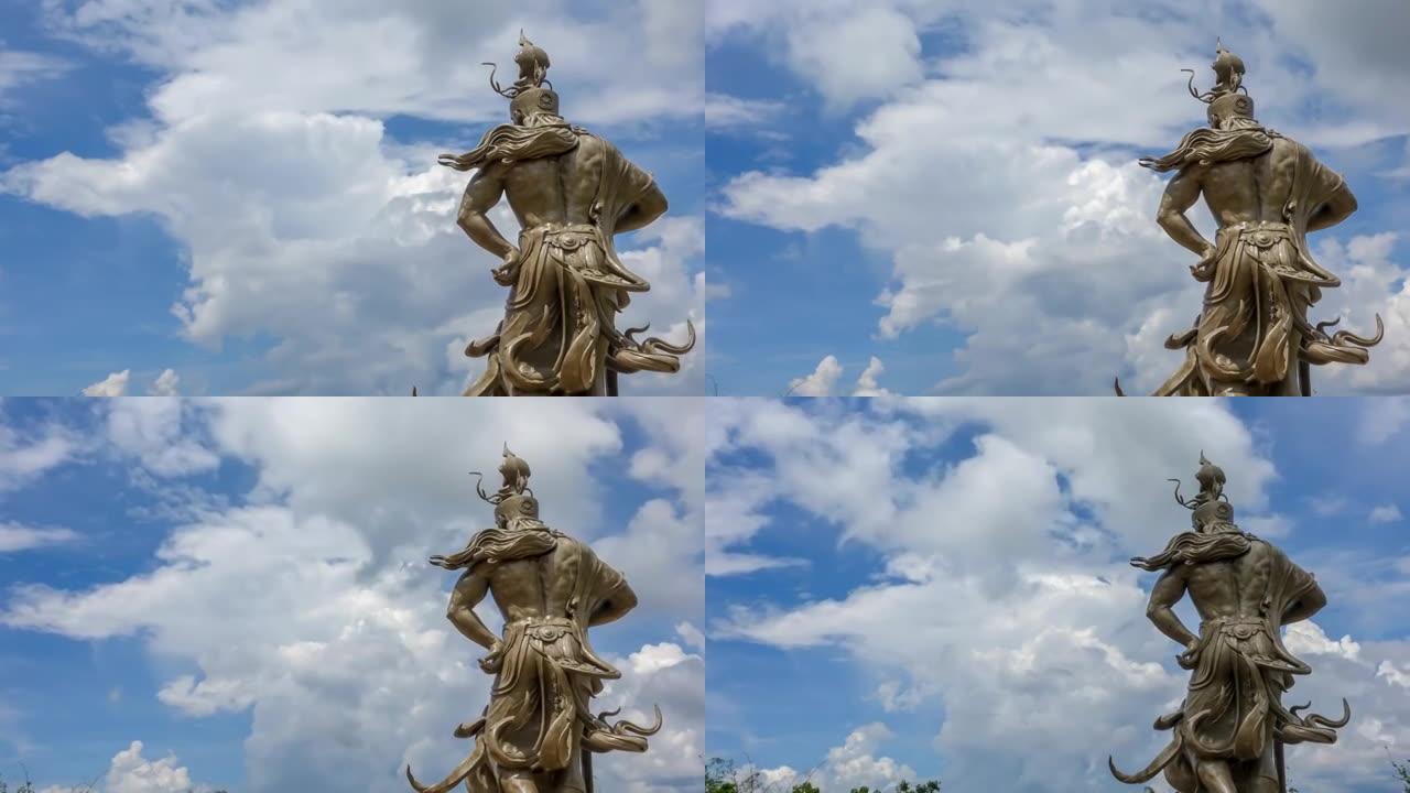 带有美丽雕像的云的时间流逝