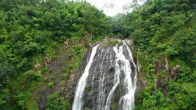 泰国甘培府的隆兰瀑布。