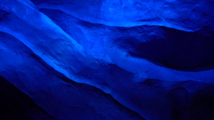 蓝光 场景 山洞