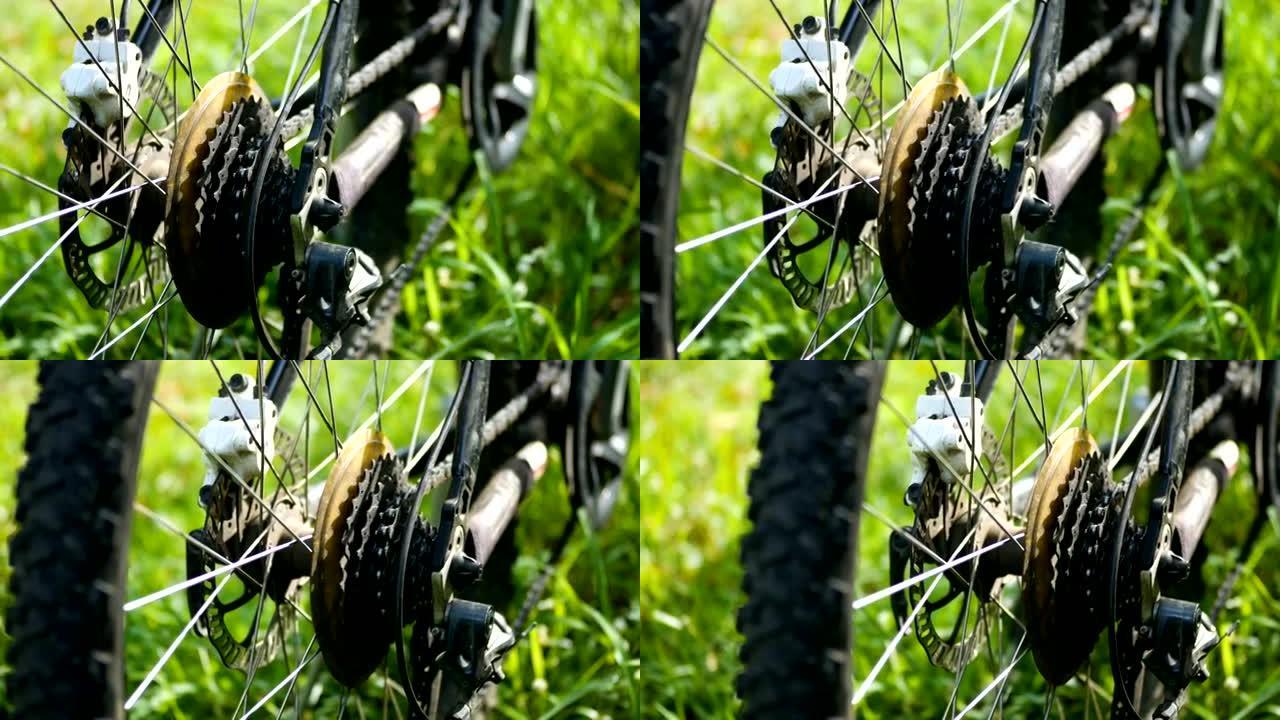 草地上自行车停车场的特写后部，多莉拍摄