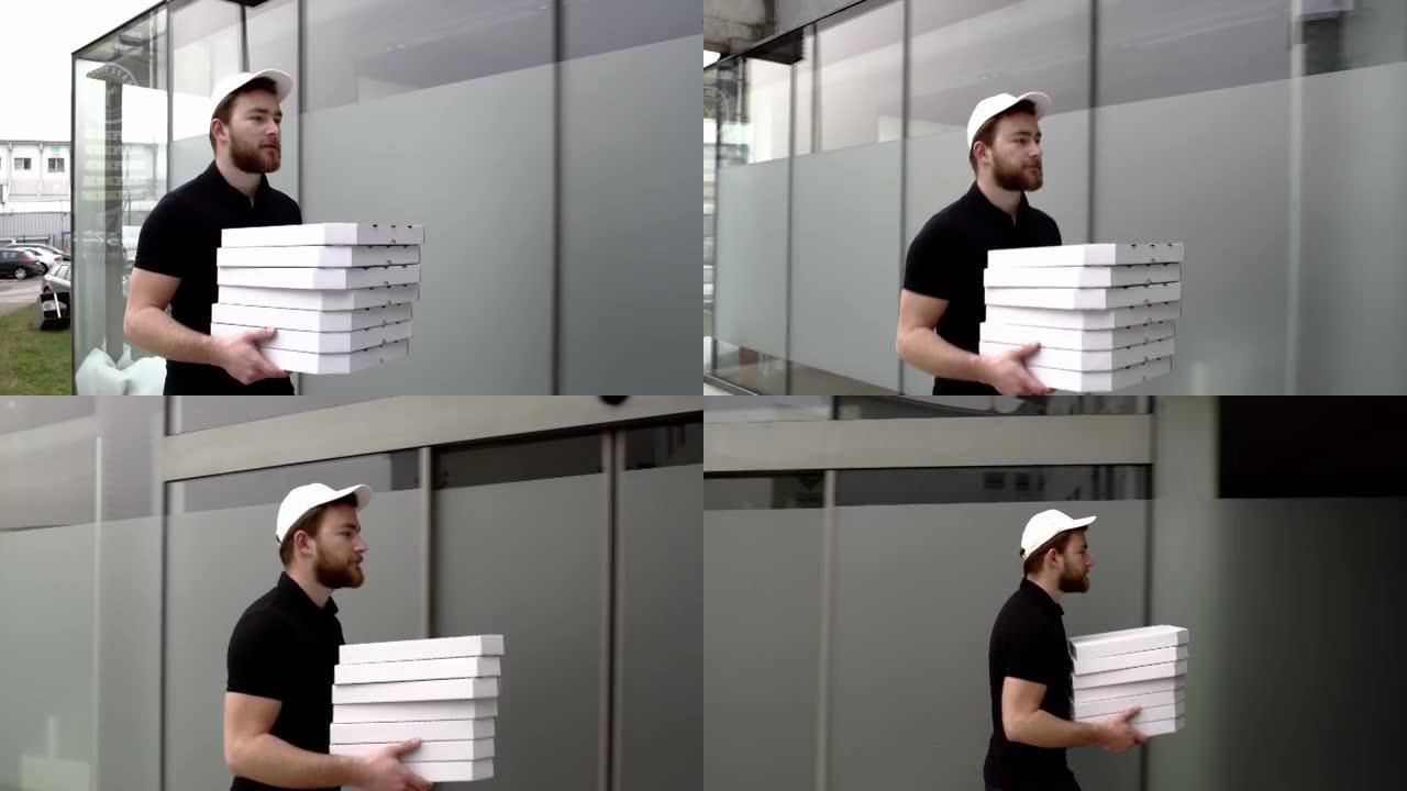 男人送披萨