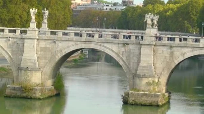 意大利罗马台伯河清澈的绿水