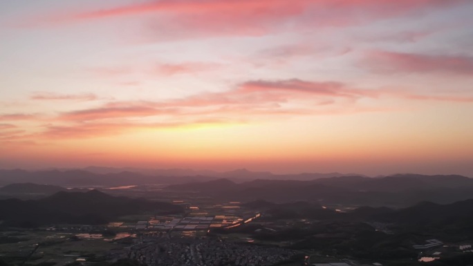 夕阳航拍乡村山丘延时