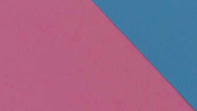纸张背景，蓝色和粉红色除以对角线