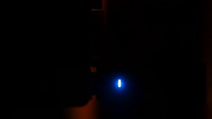 带闪烁发光二极管灯的USB无线闪存驱动器