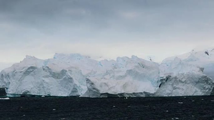 南极洲美丽的冰山