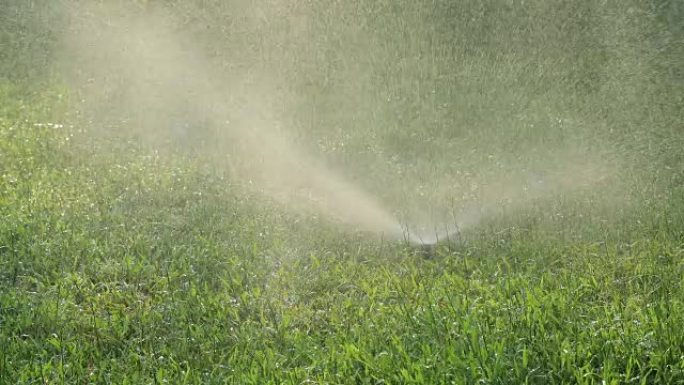 花园灌溉系统喷灌草坪