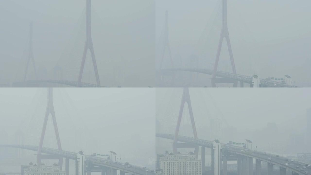 4K: 浓雾中的桥梁高架交通