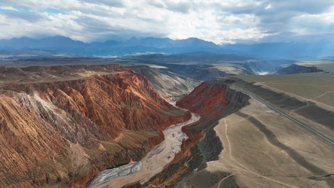 安集海大峡谷 独山子大峡谷